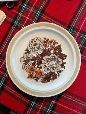 Cream and Brown Floral Stoneware Dinner Plate - Vintage Style